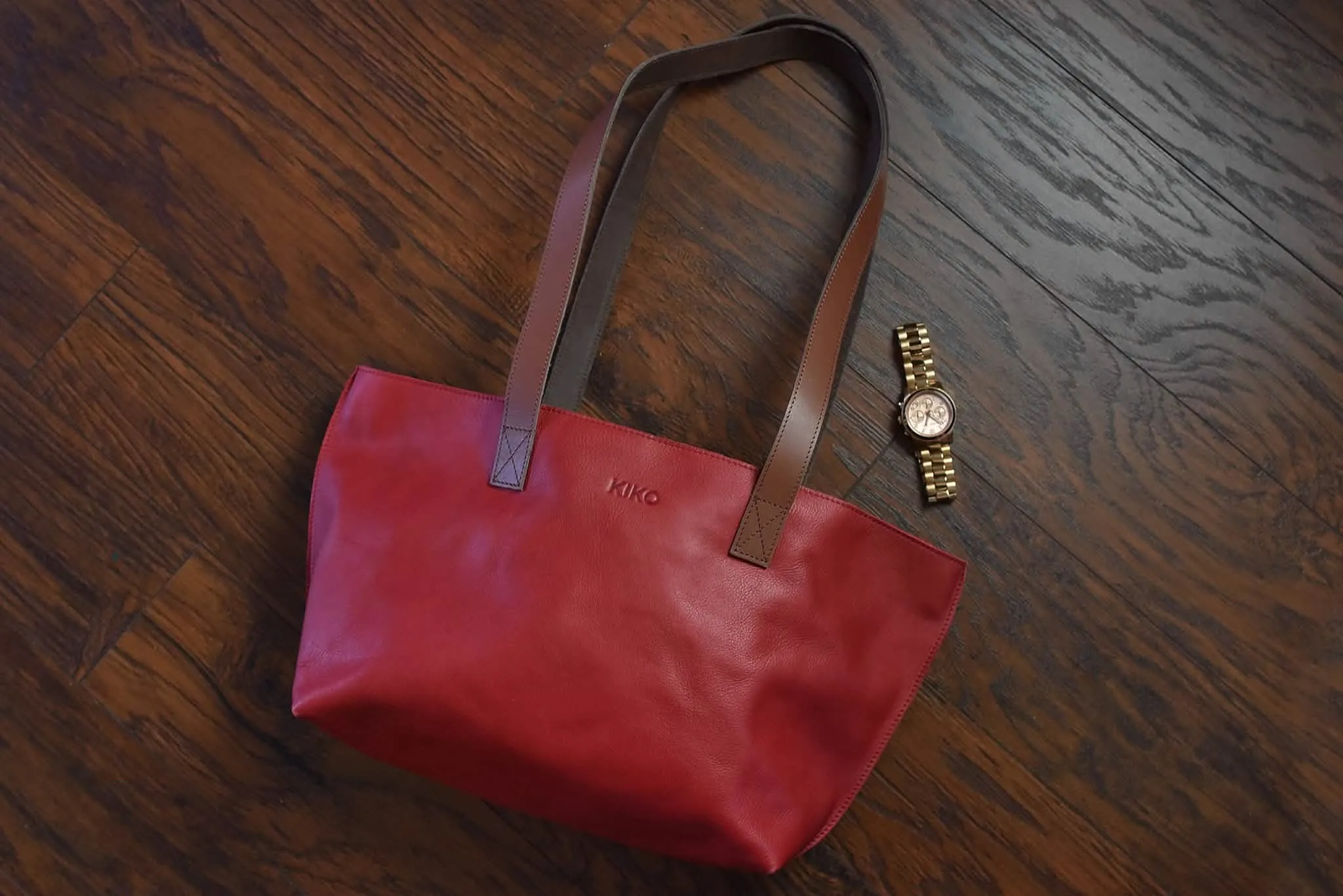 Stylish Crimson Carryall Bag